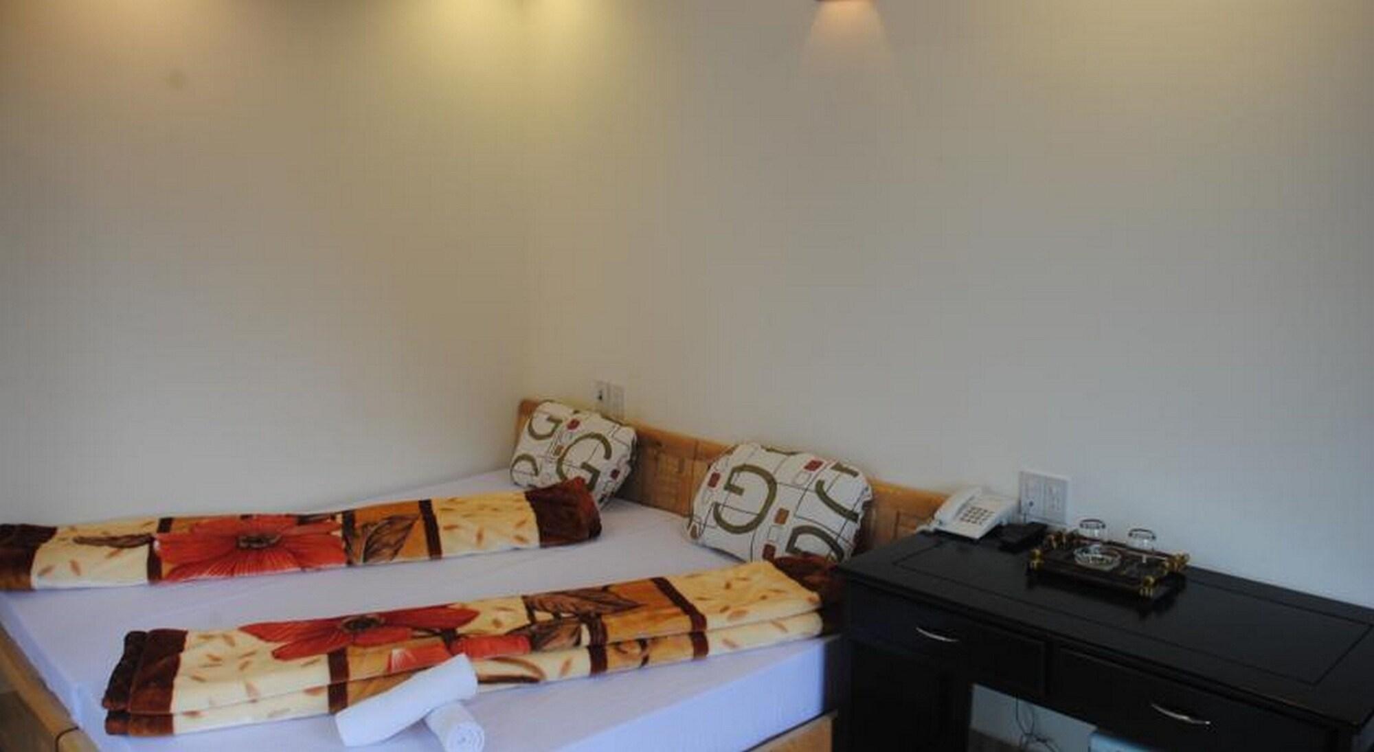 Sunny A Hotel Hue Exterior photo